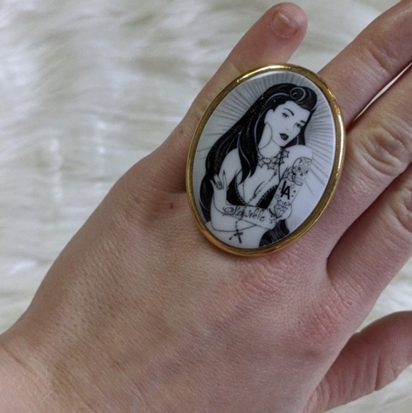 Tarina Tarina CITY GIRL LA LARGE MOD RING